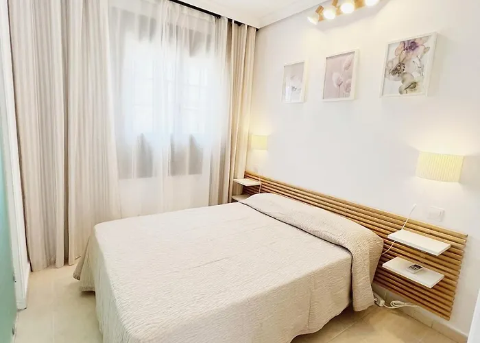 Luxury In La Caleta! بيت للعطل *